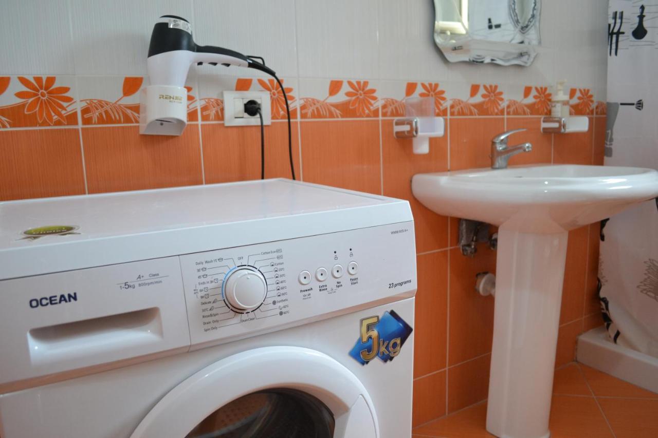 Flowers & Green 2 Bedrooms Apartment & Box Garage Vlorë 외부 사진