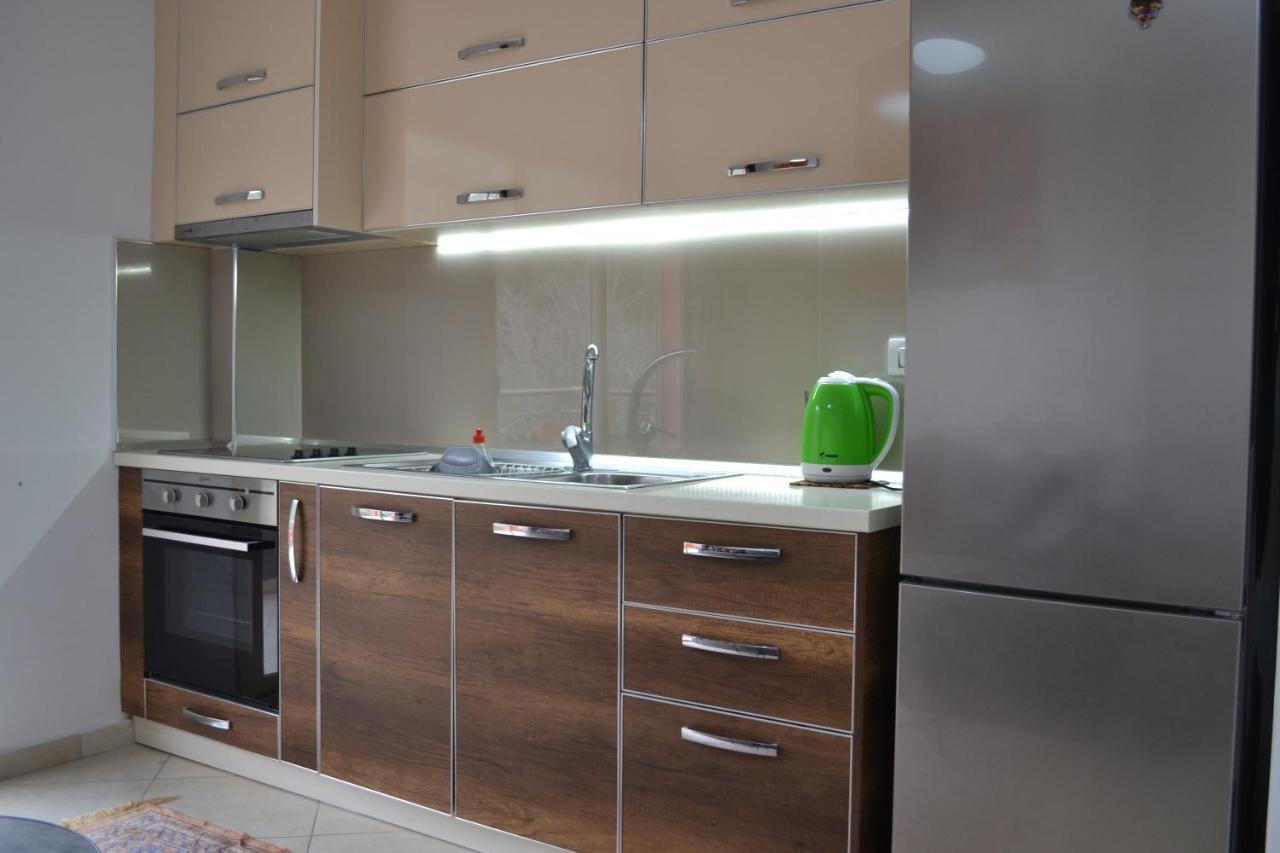 Flowers & Green 2 Bedrooms Apartment & Box Garage Vlorë 외부 사진