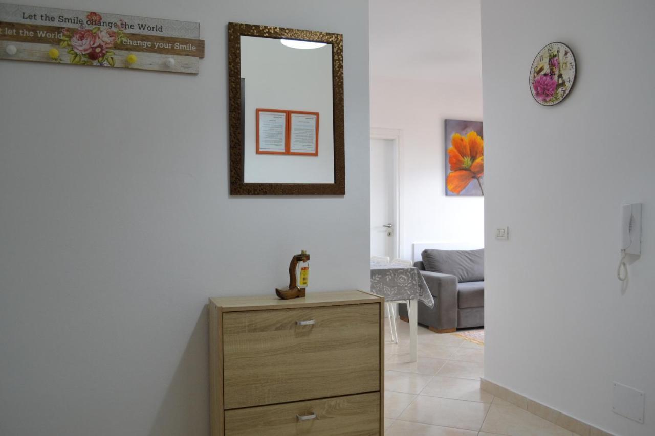 Flowers & Green 2 Bedrooms Apartment & Box Garage Vlorë 외부 사진