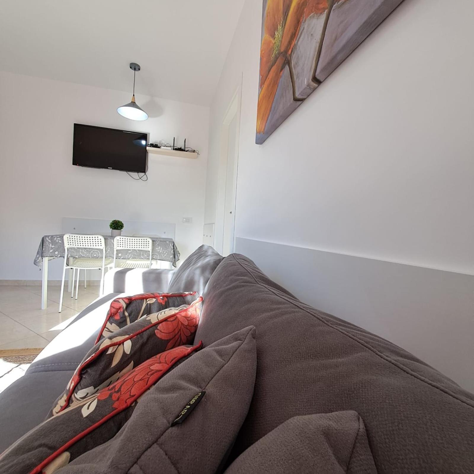 Flowers & Green 2 Bedrooms Apartment & Box Garage Vlorë 외부 사진