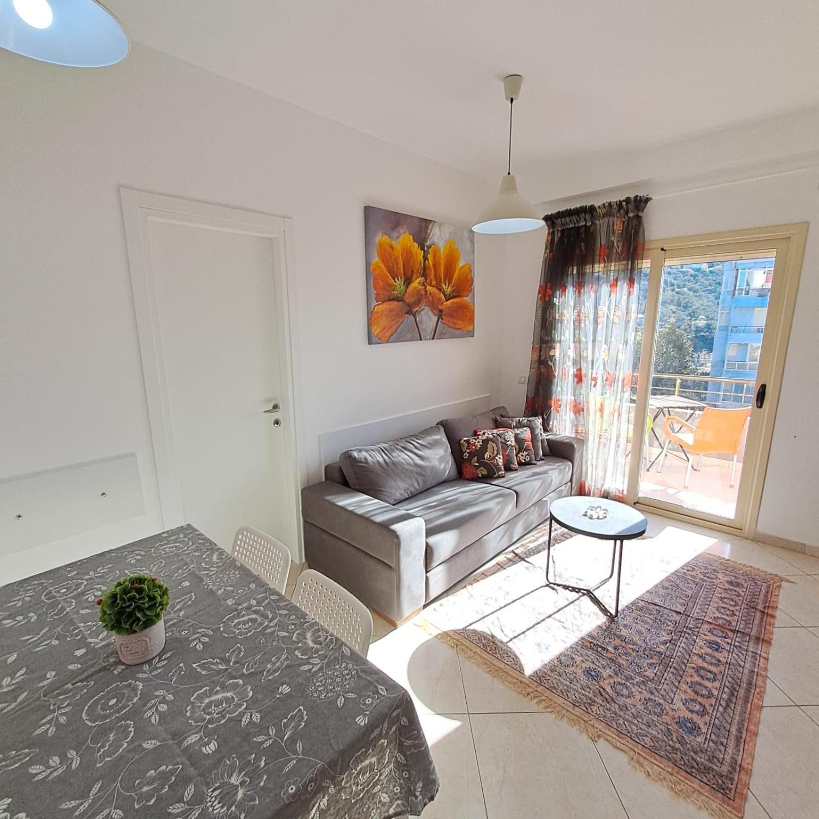 Flowers & Green 2 Bedrooms Apartment & Box Garage Vlorë 외부 사진