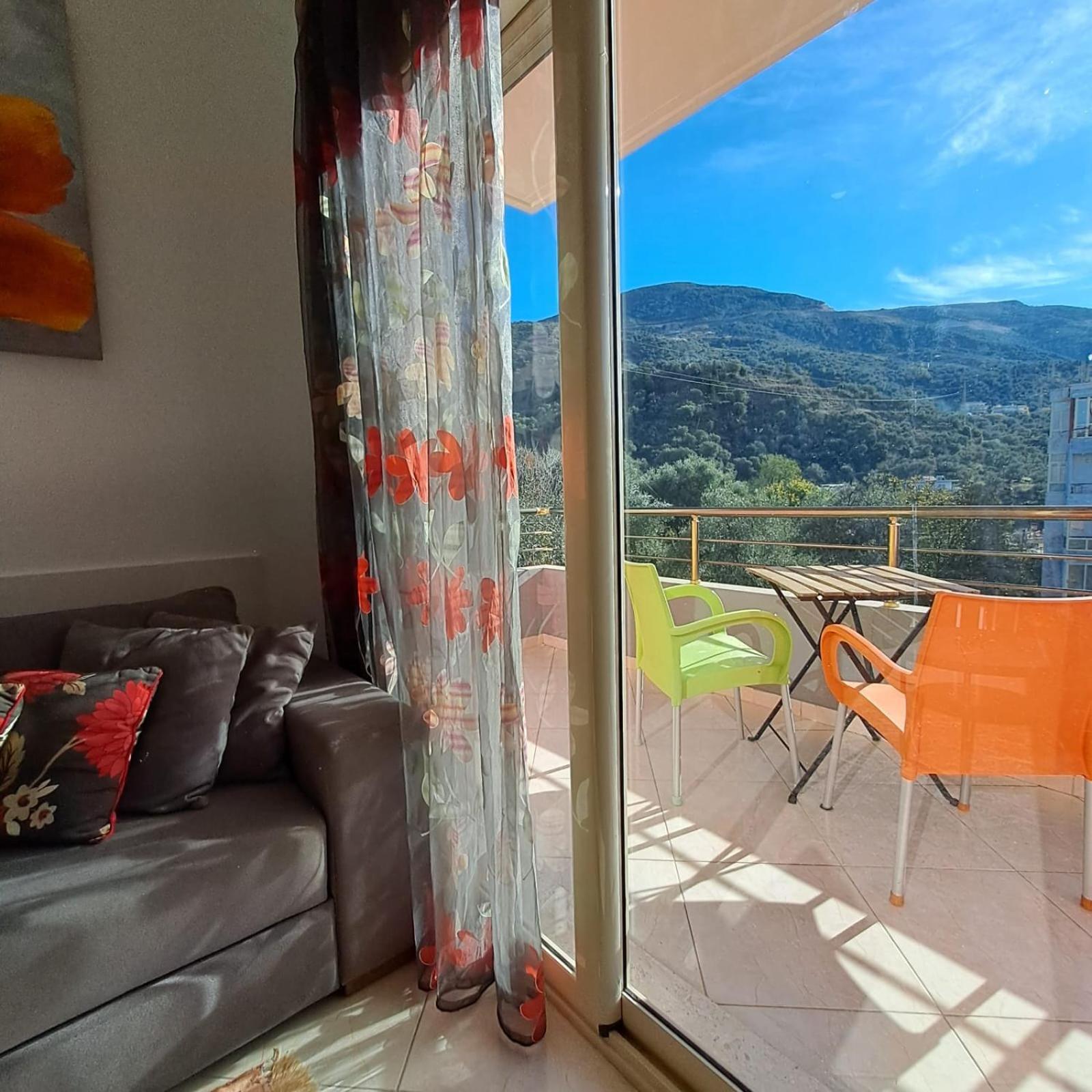 Flowers & Green 2 Bedrooms Apartment & Box Garage Vlorë 외부 사진
