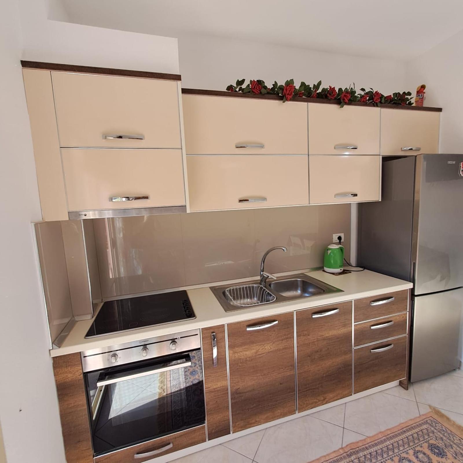 Flowers & Green 2 Bedrooms Apartment & Box Garage Vlorë 외부 사진