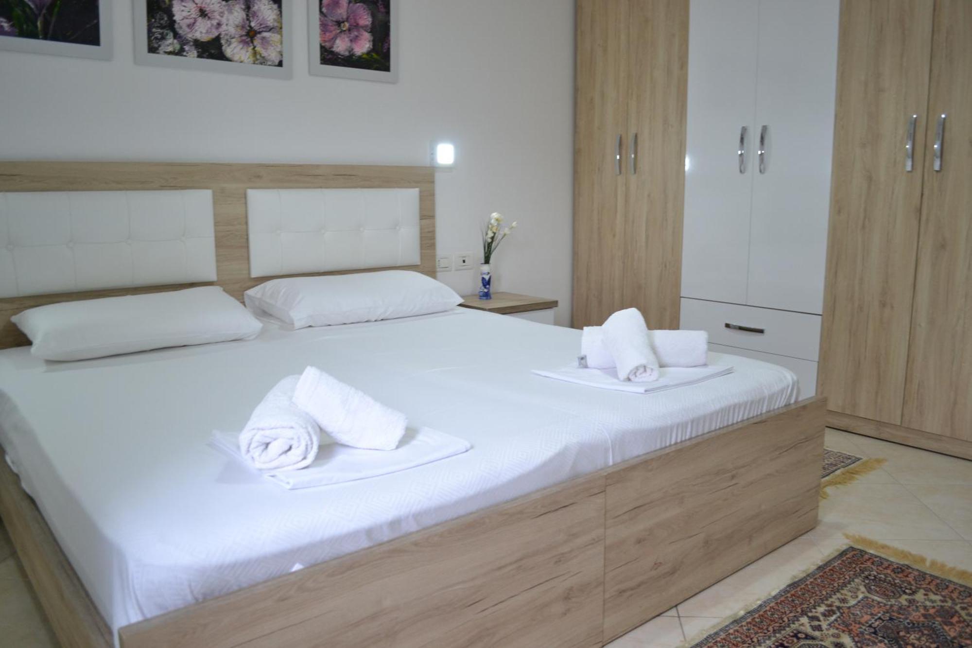 Flowers & Green 2 Bedrooms Apartment & Box Garage Vlorë 외부 사진